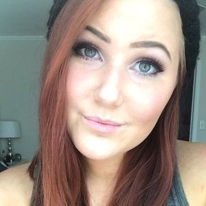 Meet your Posher, Caroline